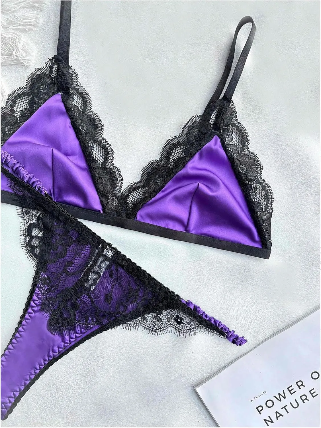 WDIRARA Women's 2 Piece Lace Trim Satin Underwear Set Wireless Scallop Bralettes and Mid Rise Thong Lingerie Sets