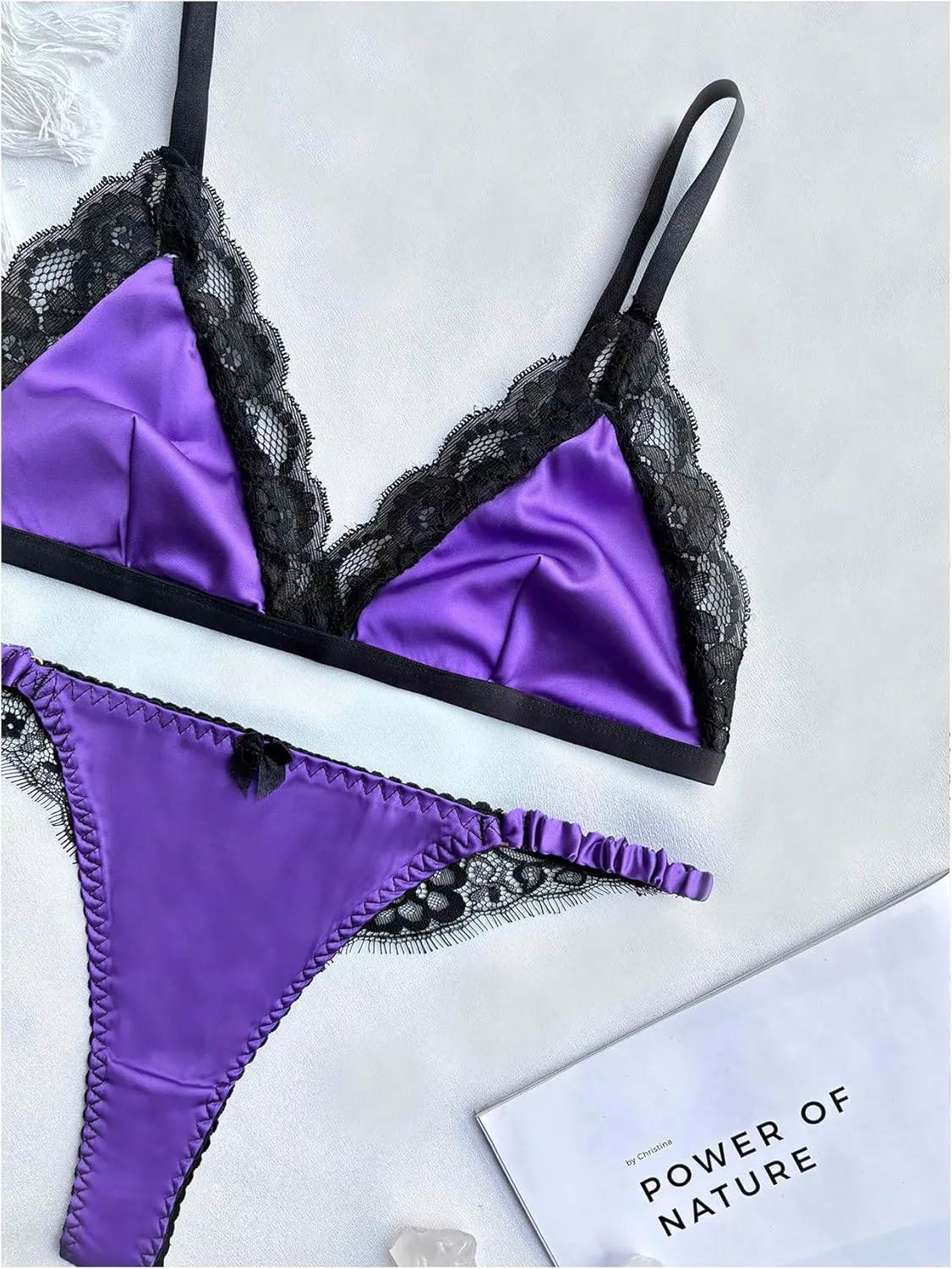 WDIRARA Women's 2 Piece Lace Trim Satin Underwear Set Wireless Scallop Bralettes and Mid Rise Thong Lingerie Sets