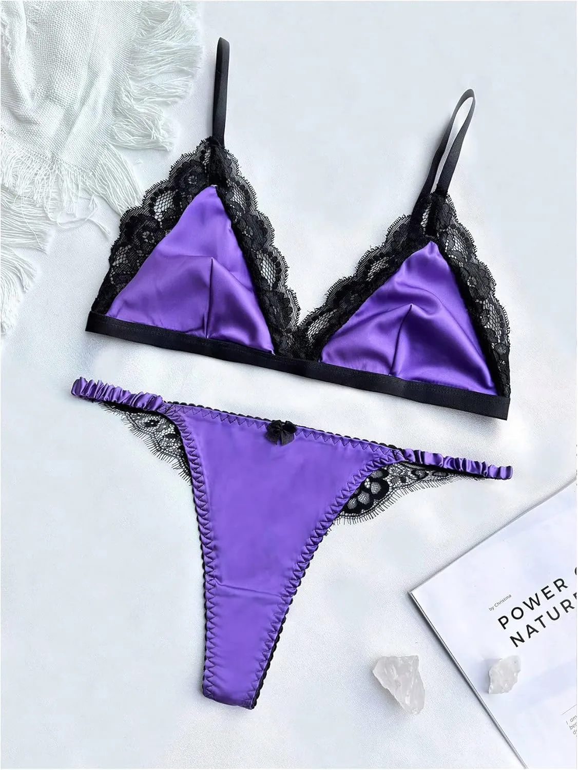WDIRARA Women's 2 Piece Lace Trim Satin Underwear Set Wireless Scallop Bralettes and Mid Rise Thong Lingerie Sets
